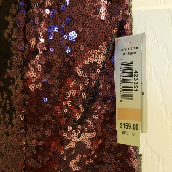 Nightway Sequined V-Neck Formal Evening Gown Dress - Picture 4 of 8